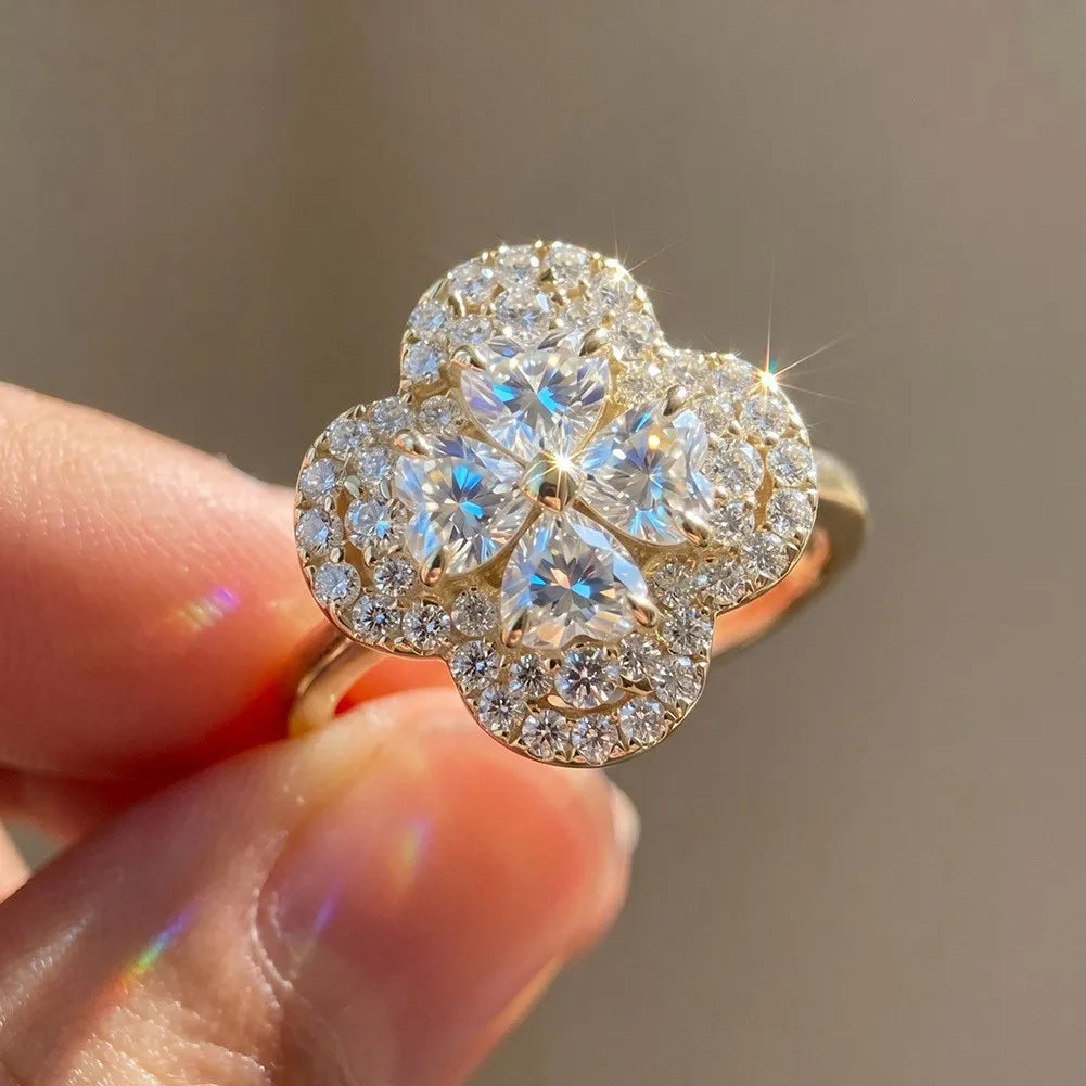 Clover Ring Lifestyle 2
